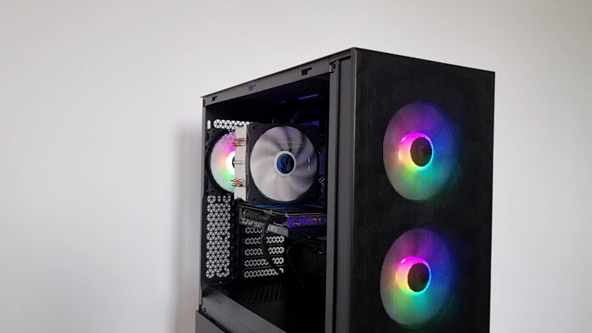 Fractal Design Pop Air Gehäuse RGB-Steuerung