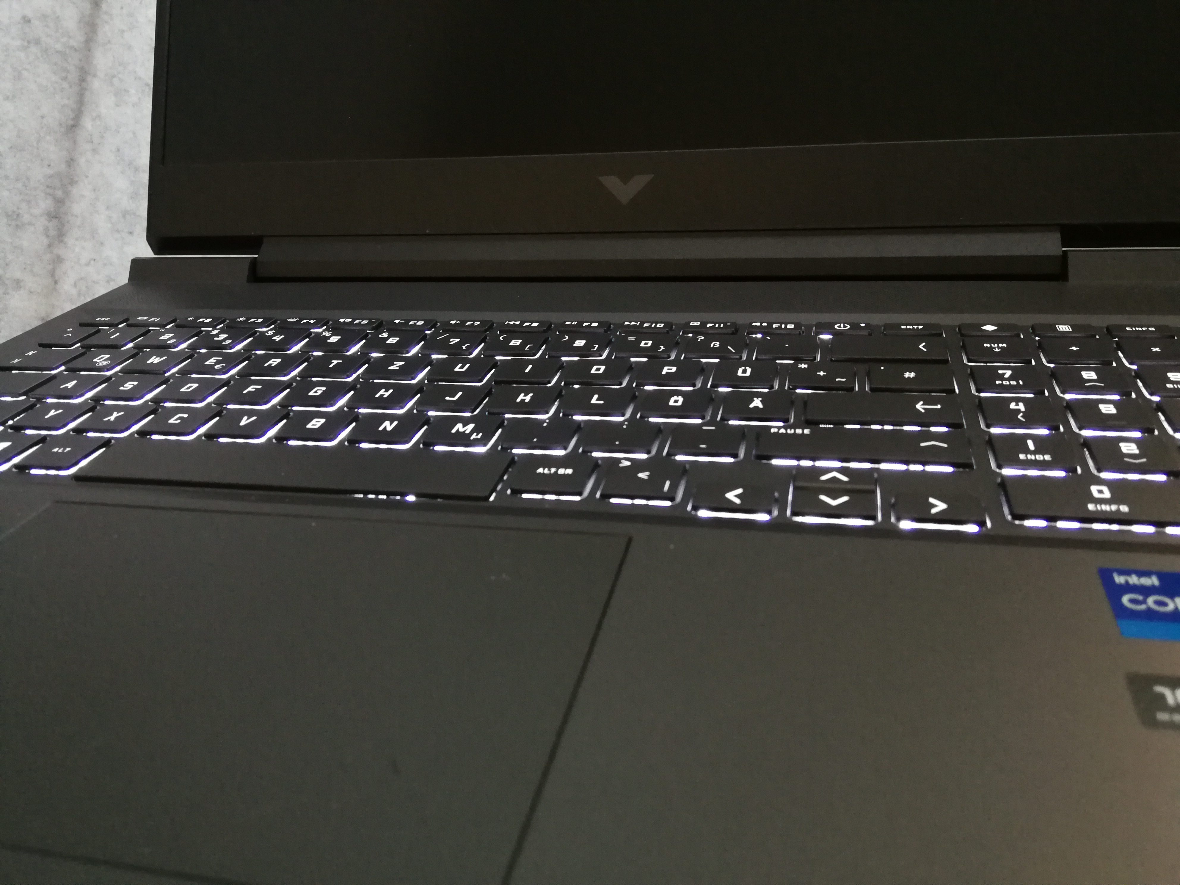 HP Victus 16-d0085ng - Tatstaur