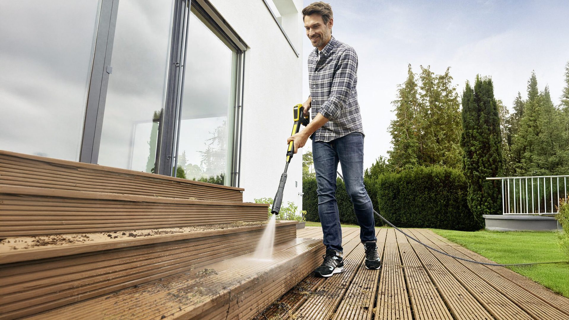 Haus & Garten winterfest machen: Mit dem Kärcher Hochdruckreiniger alles blitzsauber in den Winterschlaf schicken